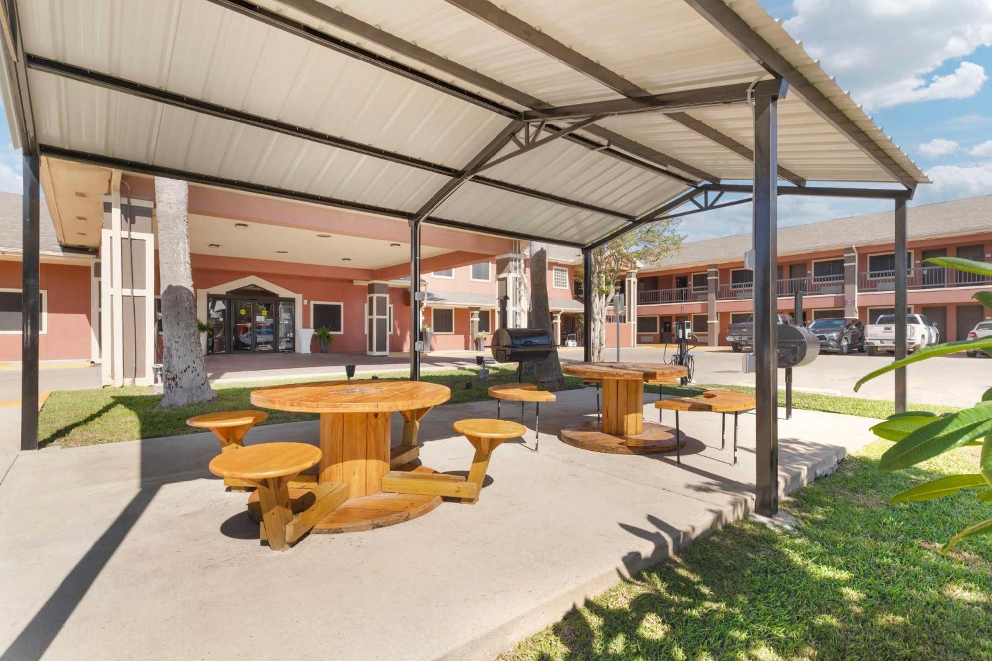 Best Western Plus Edinburg Inn & Suites Esterno foto