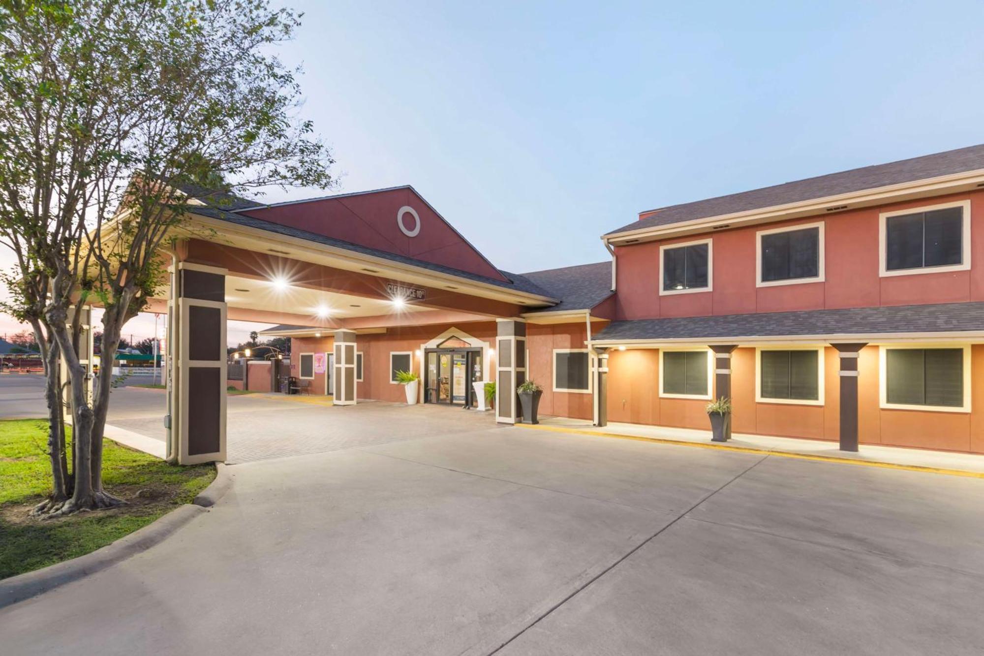Best Western Plus Edinburg Inn & Suites Esterno foto
